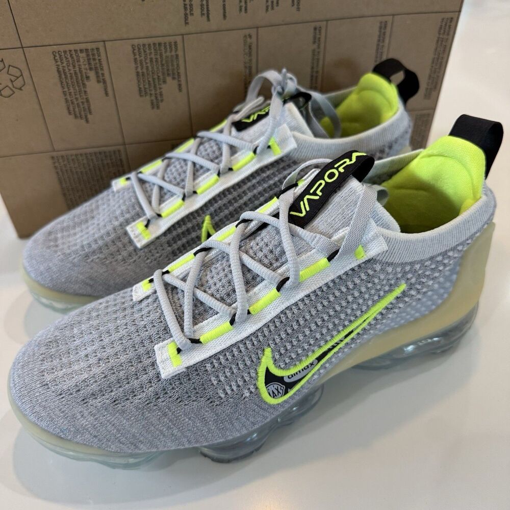 Mens Sz 7 / Wmn Sz 8.5 Nike Air VaporMax 2021 FK Wolf Grey White Volt DH4085-001